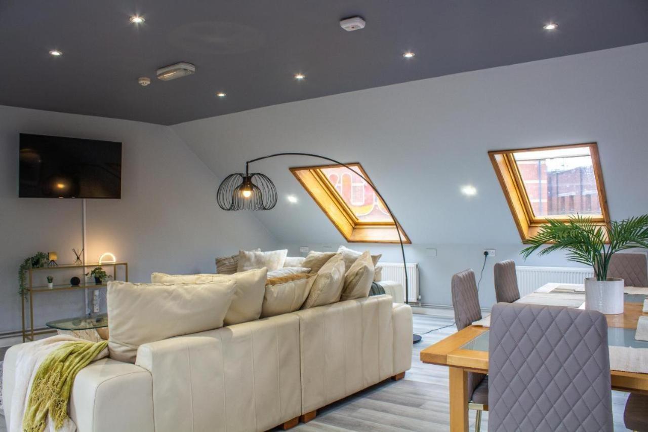 Central: Spacious, Stylish & Cozy Apartment *