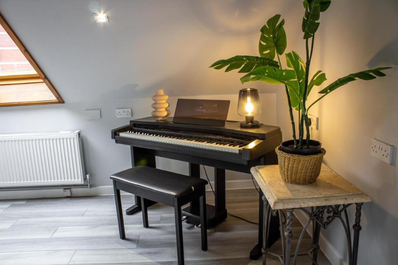 Central: Spacious, Stylish & Cozy Apartment