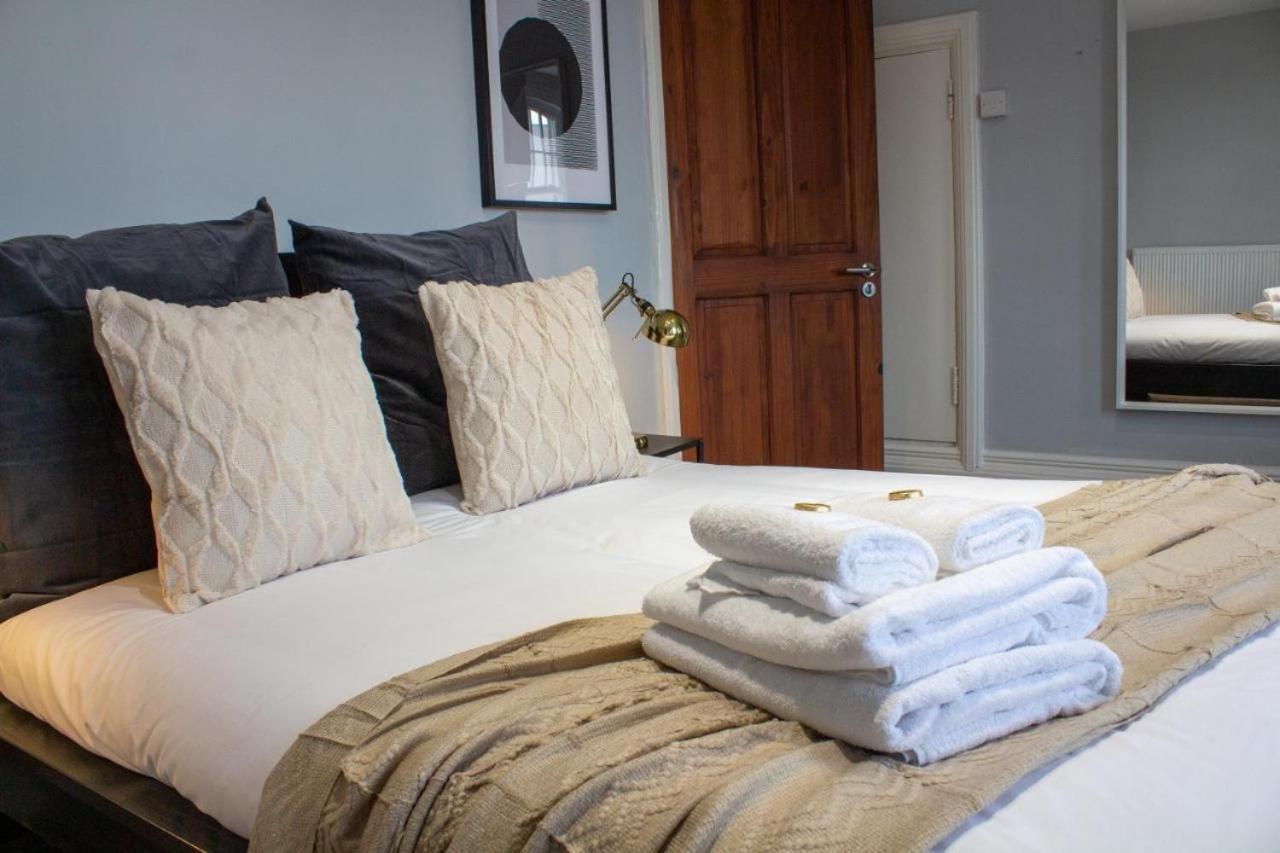 Central: Spacious, Stylish & Cozy Apartment *