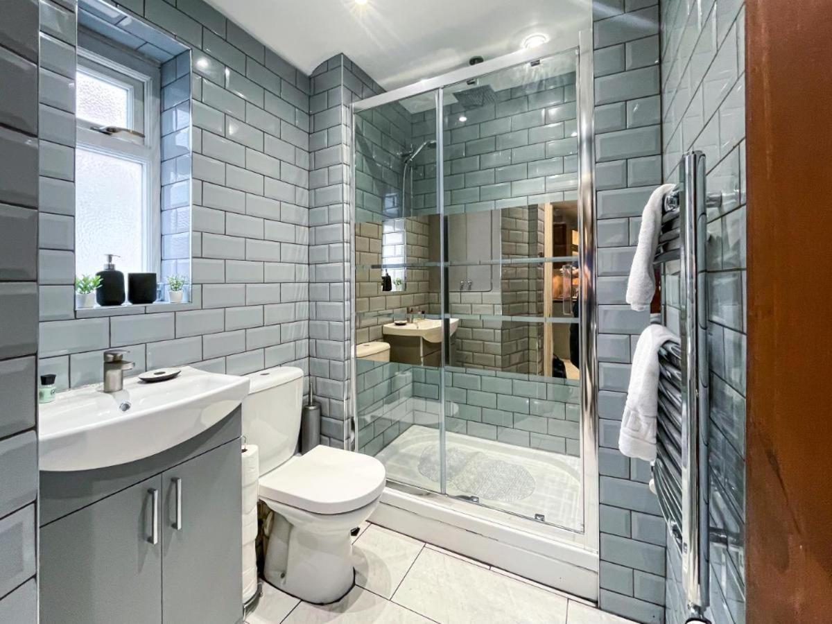 Central: Spacious, Stylish & Cozy Apartment