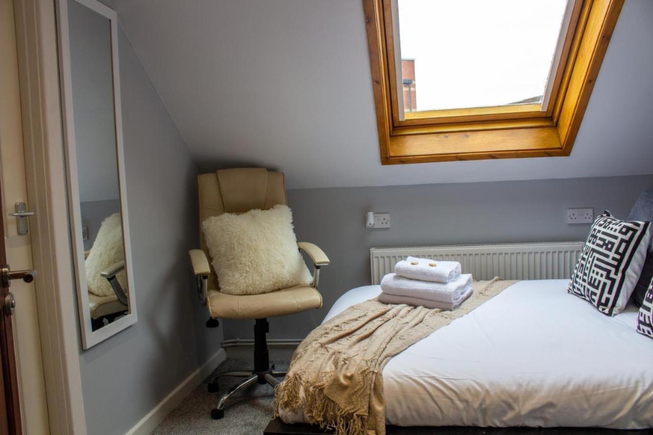 Central: Spacious, Stylish & Cozy Apartment Swansea