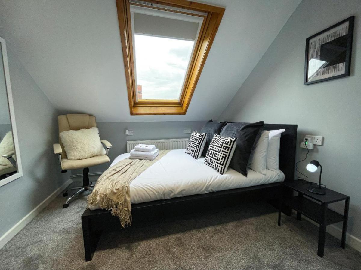 Central: Spacious, Stylish & Cozy Apartment